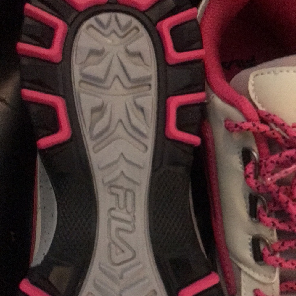 Fila Tennis Shoes View 3